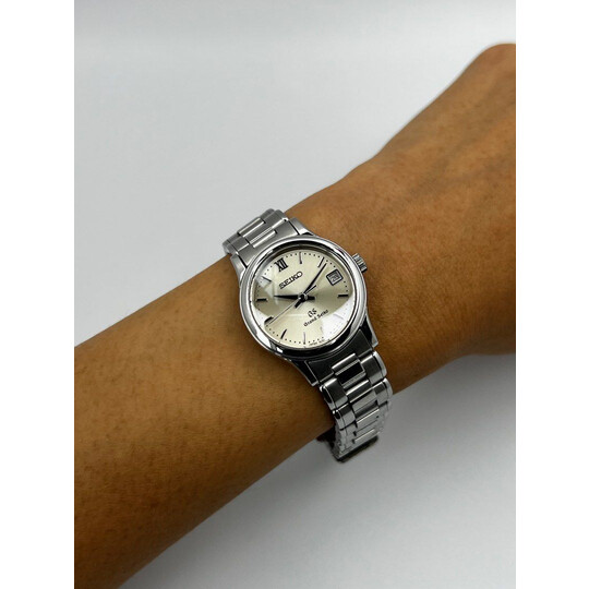 24.5mm • 2000 Grand Seiko STGF013 4J52-0010 Quartz Ladies